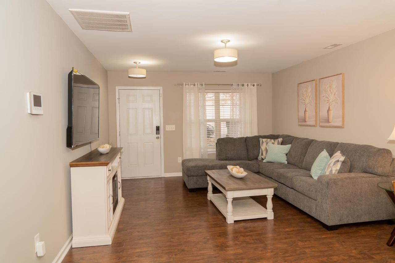 Beautiful Spacious 4 Bedroom House , Sleeps 8+ Raleigh Exterior photo